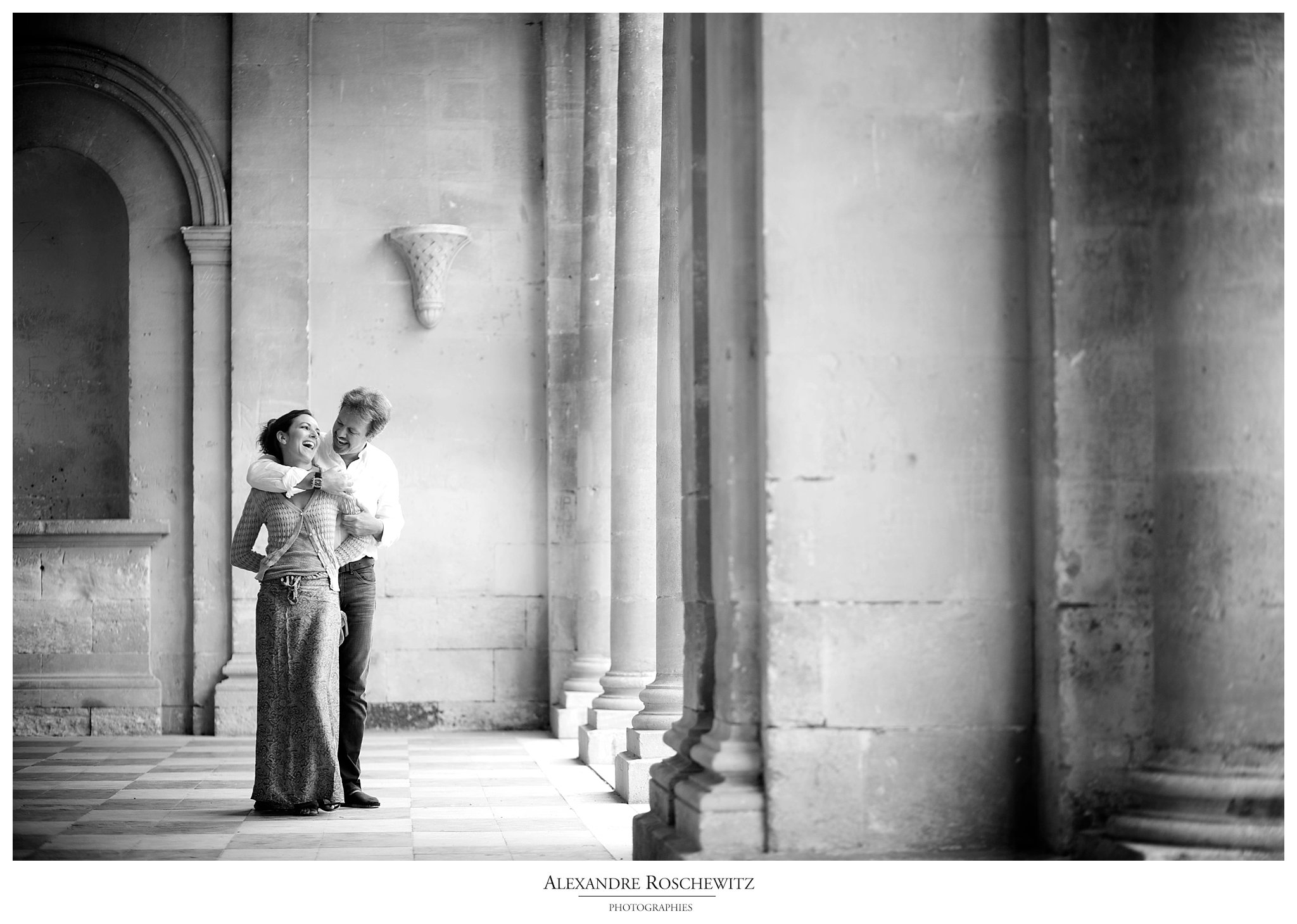 Les photos de la séance engagement de Paméla et Patrice à Bordeaux centre, avant leur mariage à Biganos. Alexandre Roschewitz Photographies.
