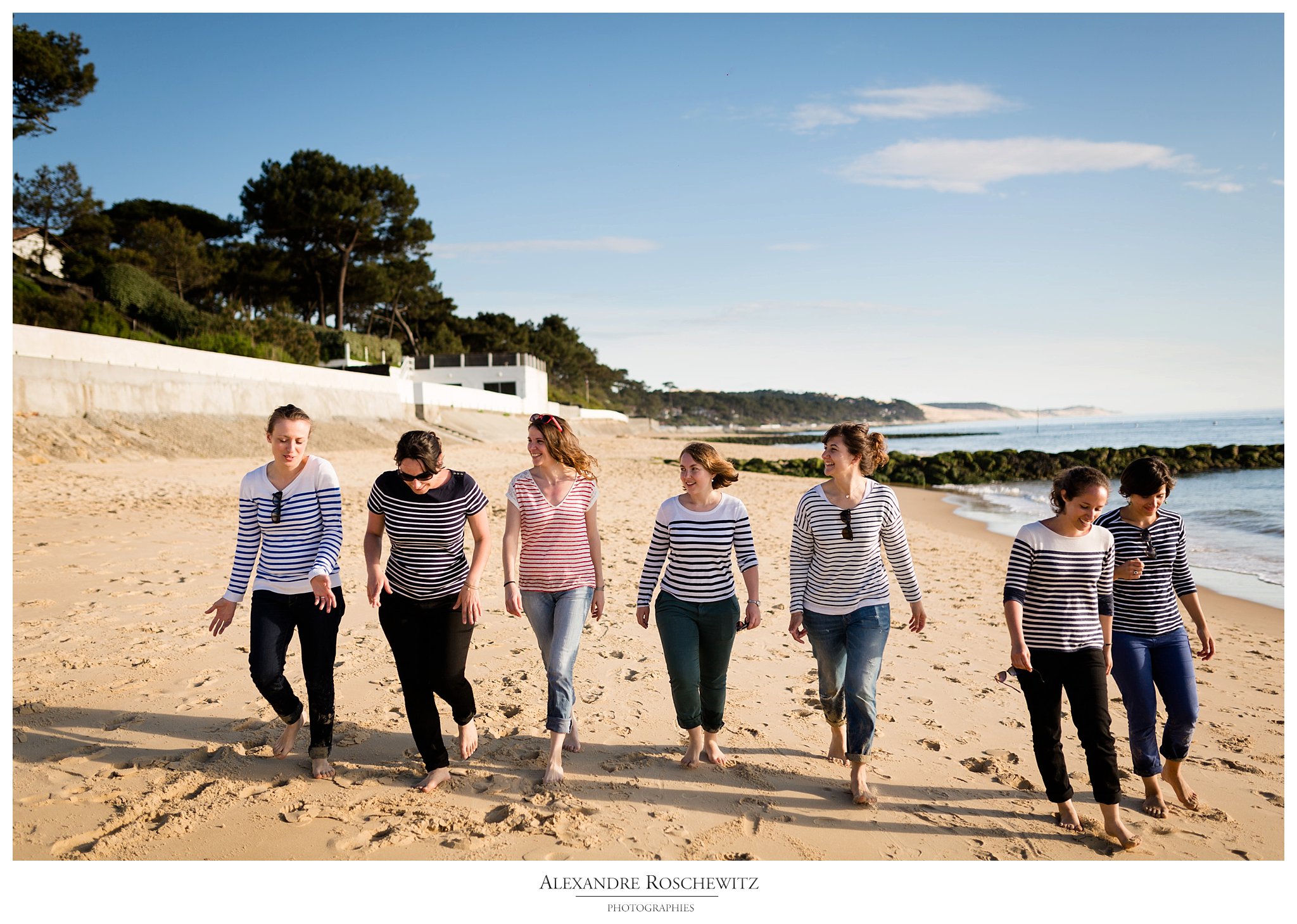 Les photos de l'EVJF d'Emilie et 6 amis à la plage du Pyla sur Mer. Alexandre Roschewitz Photographies