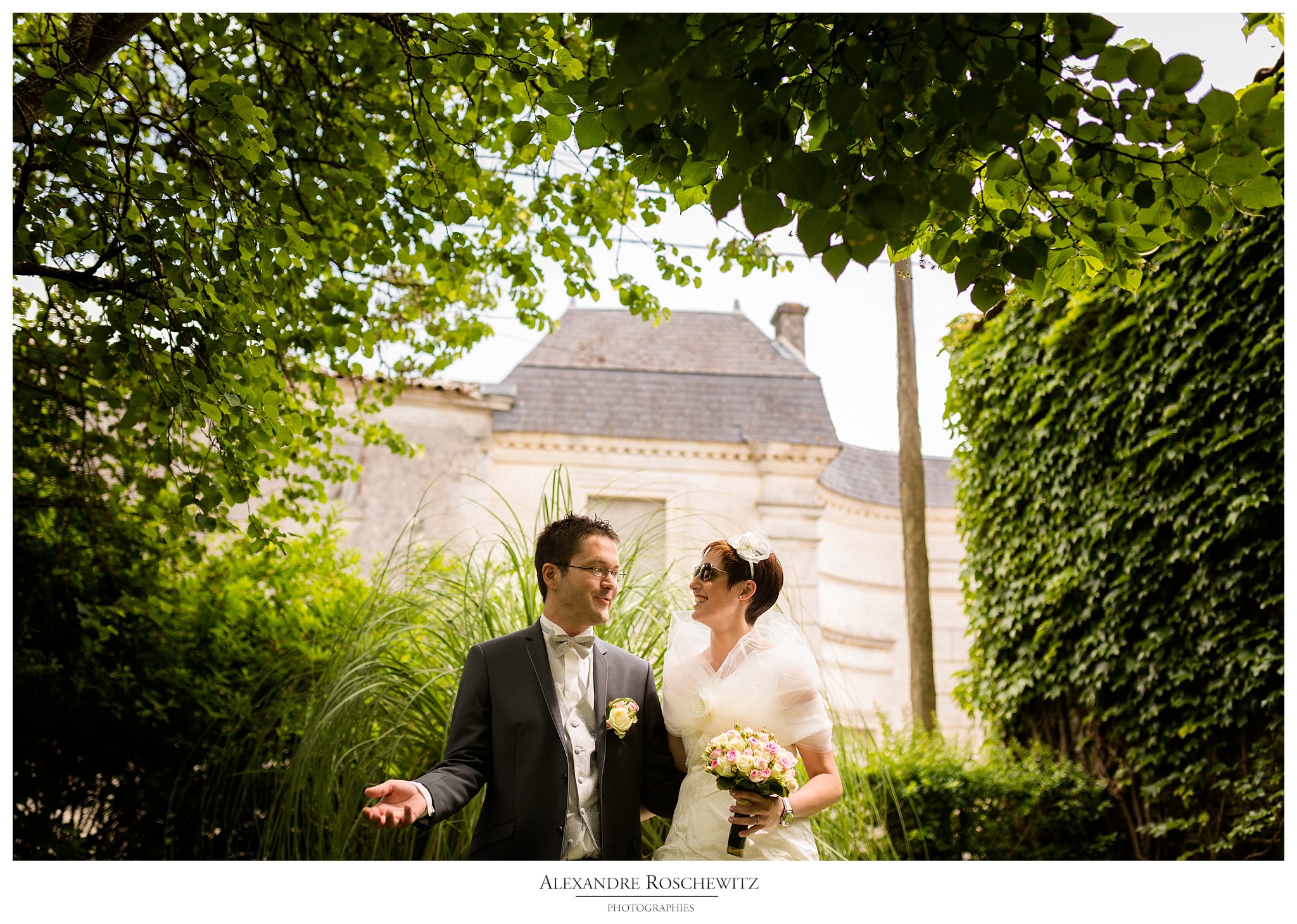 Les photos du mariage de Julie et Pierre-Yves à Bréville, puis au Quai des Pontis à Cognac. Alexandre Roschewitz Photographies