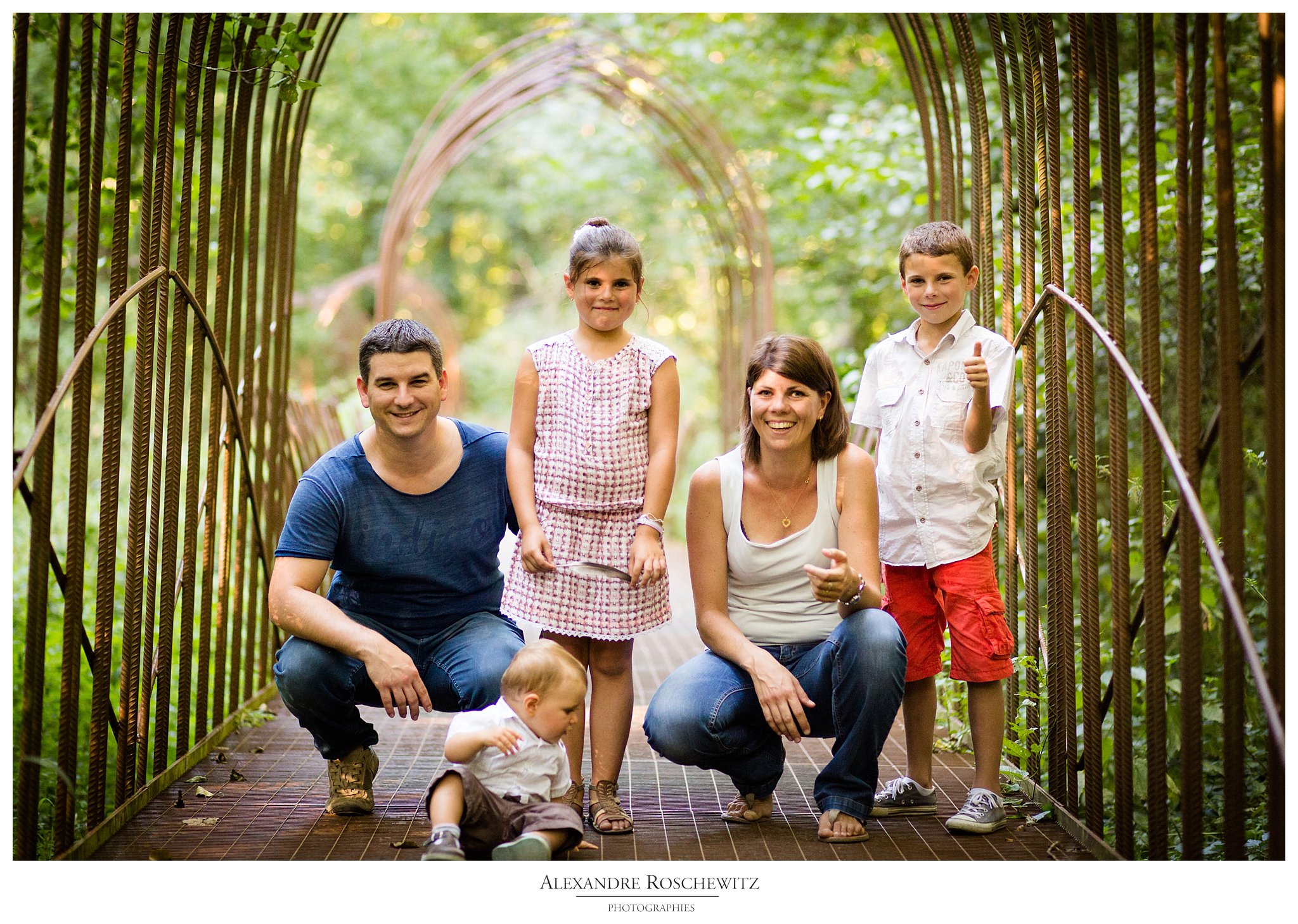 Les photos de la séance famille d'Emilien et sa famille au Parc Majolan de Blanquefort. Alexandre Roschewitz Photographies