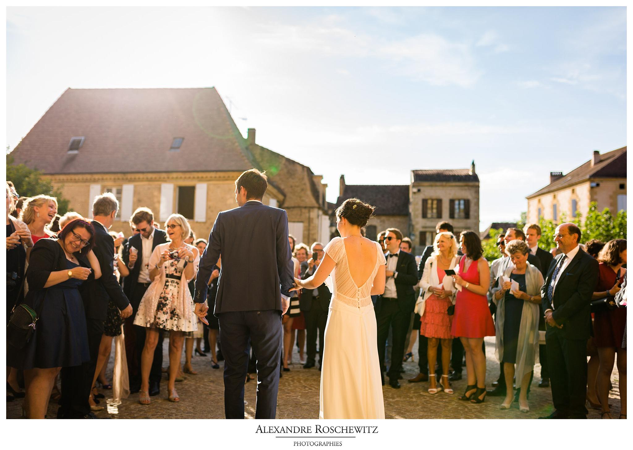 Un aperçu des photos du mariage de Soline et Quentin en Dordogne, aux Eysies de Tayac, à l'Abbaye de Cadouin et au Château de la Bourlie. Alexandre Roschewitz Photographies