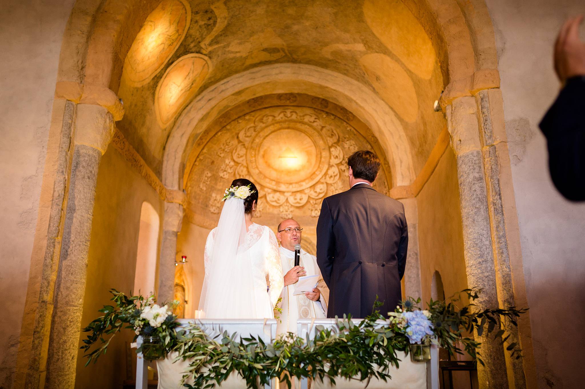 Le reportage photo mariage de Maud et Antoine à l'Eglise Saint-Eloi Andernos et au Tir au Vol Arcachon. Photographe mariage Arcachon et Gironde.
