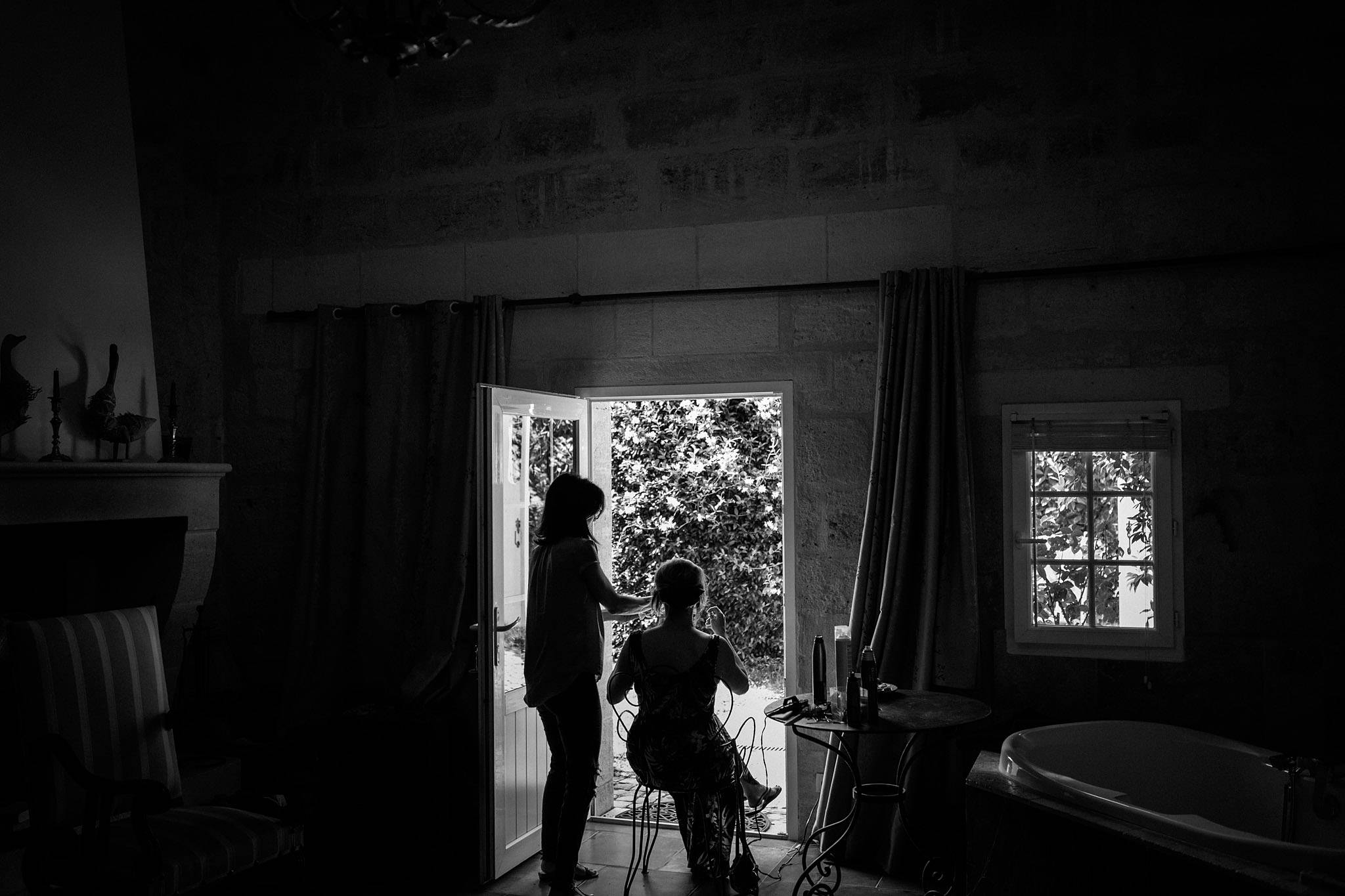 Les photos du mariage civil à Pomerol et laïque au Château Latour Ségur Suite & Spa de C+F.