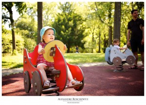 Photo de famille au Parc Bordelais de Bordeaux - Inès, Louison et ses parents - Alexandre Roschewitz Photographies