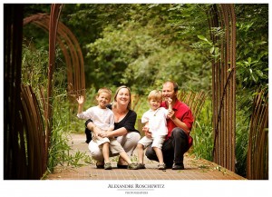 Photo de famille au Parc Majolan de Blanquefort - Maxence, Valentin et ses parents - Alexandre Roschewitz Photographies