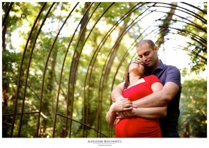 Un teaser de la séance photo Maternité de Sandy et Gabriel au Parc Majolan de Blanquefort.