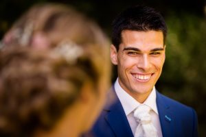 Les photos du mariage civil et religieux d'Aurore et Grégory à la Chartreuse des Eyres de Podensac et Pessac. Photographe mariage reportage Bordeaux et Gironde.