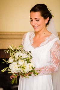 Le reportage photo mariage de Maud et Antoine à l'Eglise Saint-Eloi Andernos et au Tir au Vol Arcachon. Photographe mariage Arcachon et Gironde.
