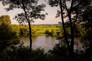 Un aperçu des photos du mariage de Mathilde et Adrien en Dordogne et en Gironde, à Sainte-Foy la Grande, Pellegrue, Lamothe Montravel au Château Vieux.