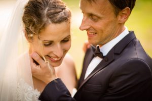 Un aperçu des photos du mariage de Mathilde et Adrien en Dordogne et en Gironde, à Sainte-Foy la Grande, Pellegrue, Lamothe Montravel au Château Vieux.
