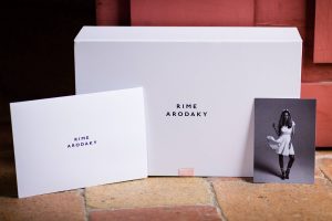 Le reportage photo du mariage civil et laïque de Floriane et Henry à Saint-Aubin de Médoc et au Château de Mouchac, entre nature et vignes.