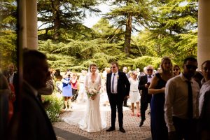 Les photos du reportage mariage civil et laïque de Charline et Yohan : Mairie de Mérignac et Château Pape Clément Grand Cru Pessac. Photographe mariage Gironde.