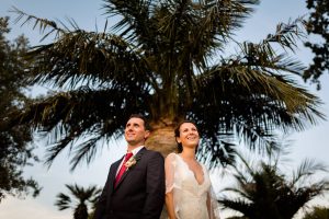Les photos du reportage mariage civil et laïque de Charline et Yohan : Mairie de Mérignac et Château Pape Clément Grand Cru Pessac. Photographe mariage Gironde.