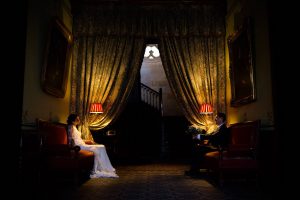 Quelques photos du reportage mariage civil et laïque de Charline et Yohan au Château Pape Clément Grand Cru Pessac. Photographe mariage Gironde.