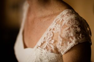Les photos de mariage de Florine et Martial au Château de Brindos, à Biarritz, Pays Basque. Destination Wedding Photographer.