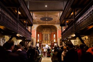 Quelques photos du mariage de Florine et Martial au Château de Brindos, à Bayonne et à l'Eglise Saint-Laurent d'Arbonne. Photographe Pays Basque.