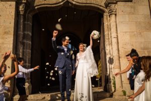 Le reportage photos du mariage de Claudia et Reda au Chateau de Baronville et à l'Eglise de Gallardon, entre France et Maroc. Alexandre Roschewitz, photographe mariage Château de Baronville.