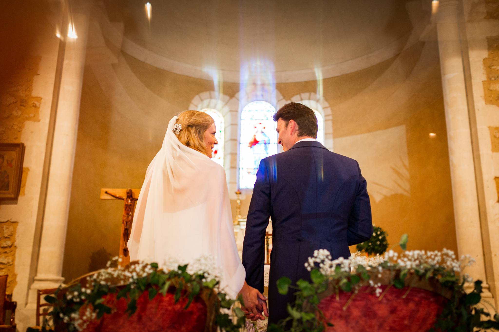 Teaser des photos du mariage civil et religieux de Domitille et Maxime à Jaure en Dordogne.