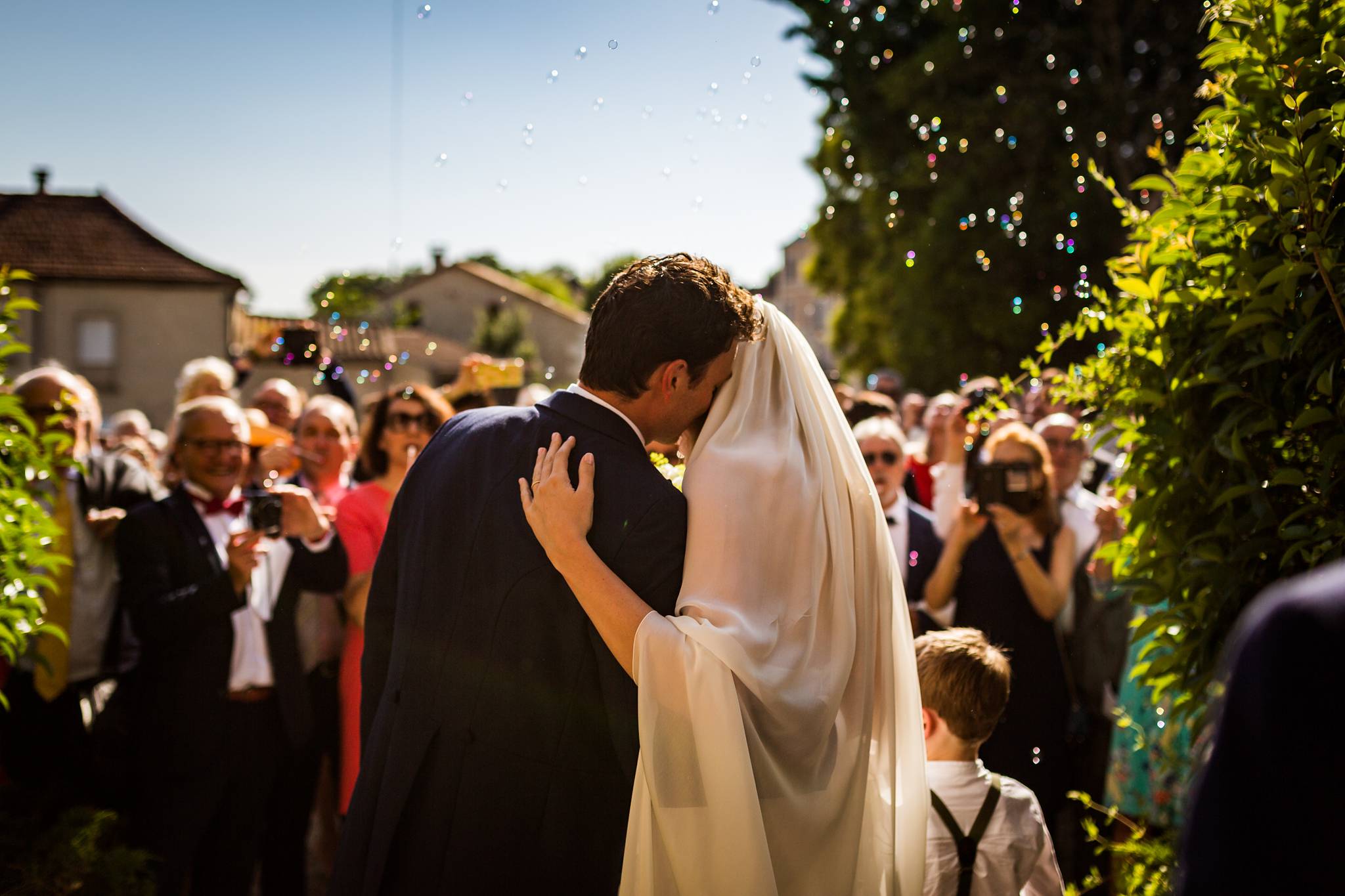 Teaser des photos du mariage civil et religieux de Domitille et Maxime à Jaure en Dordogne.