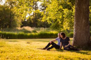 Les photos de grossesse et couple de Maud et Anthony, au Parc de Majolan de Blanquefort, en Gironde. Après leur mariage en 2015, voici Maud enceinte.