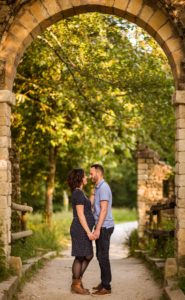 Les photos de grossesse et couple de Maud et Anthony, au Parc de Majolan de Blanquefort, en Gironde. Après leur mariage en 2015, voici Maud enceinte.