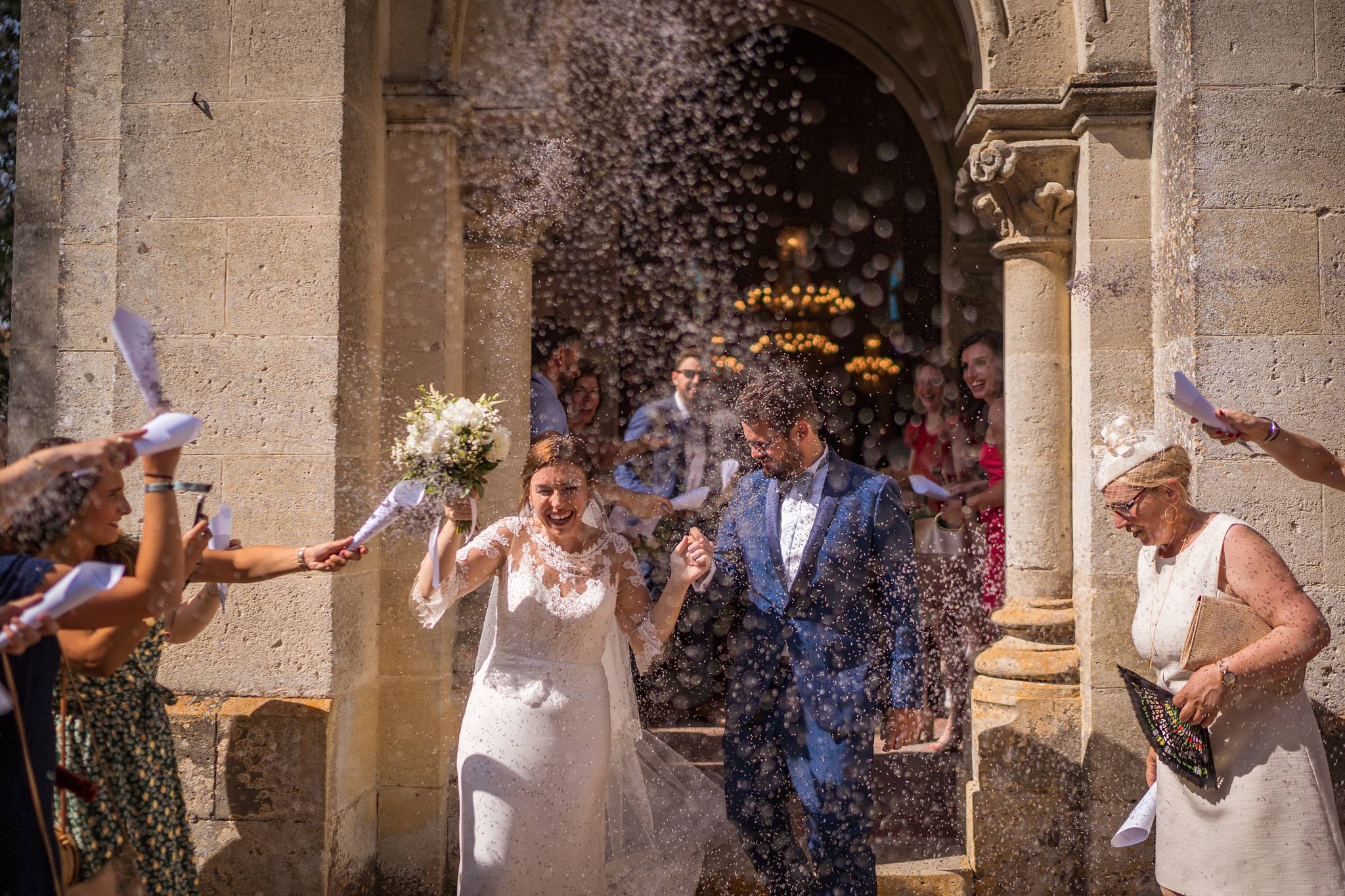 Le teaser du mariage civil et religieux de M+F à Salleboeuf puis au Château de La Loubière à Bonnetan. Alexandre Roschewitz Photographe Mariage.