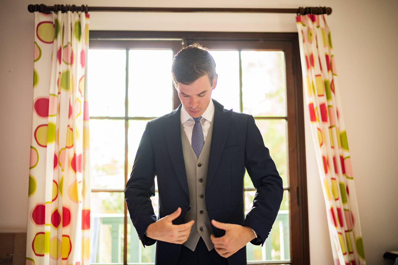 Le reportage photo de mariage à la maison de Capucine et Jean au Cap Ferret. Cérémonie religieuse à Notre Dame des Flots, Pinasse sur le Bassin d'Arcachon...