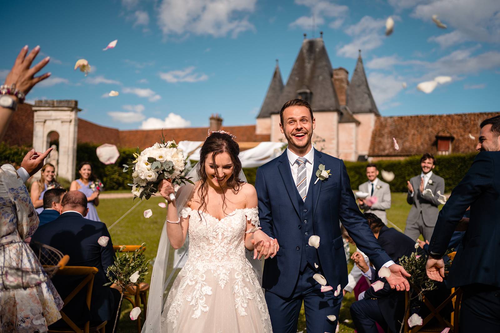 Un extrait du mariage franco-américain de S+C au Château de Bonnemare en Normandie. Une belle cérémonie laïque, un wedding planner au top !