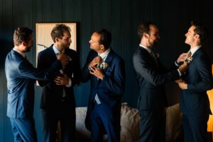 Mariage au Château Smith Haut Lafitte. Préparatifs aux Sources de Caudalie. Cérémonie protestante au Temple du Ha de Bordeaux. Photographe mariage Bordeaux.