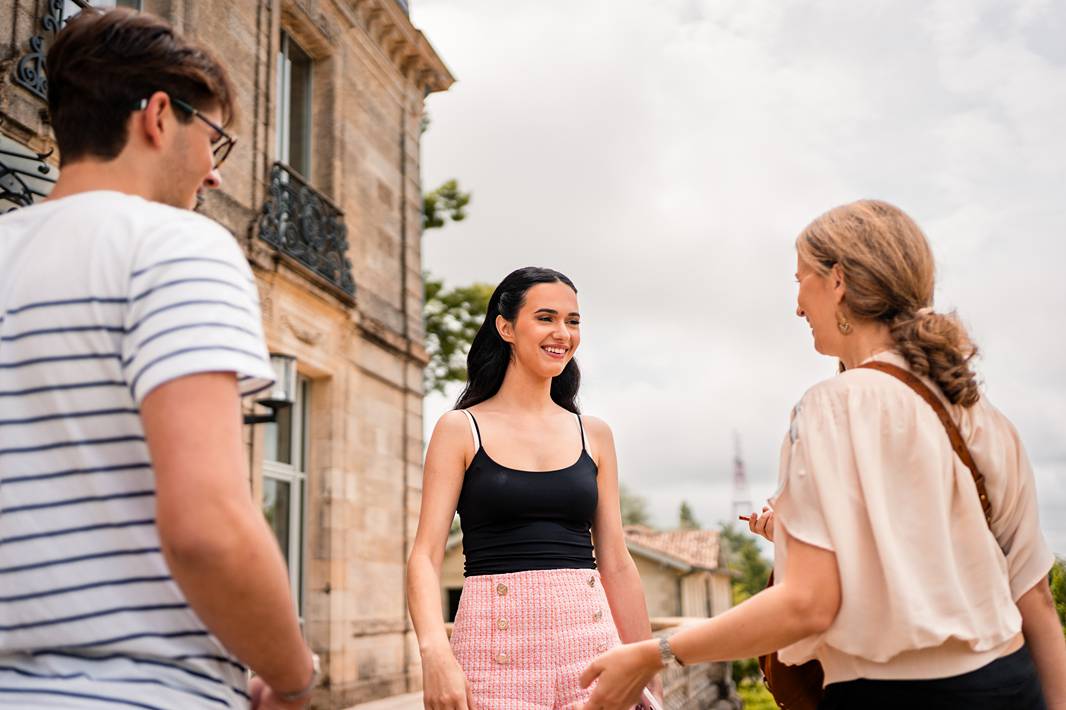 Mariage au château grattequina. Photographe mariage naturel en Gironde.