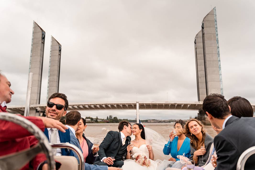 Mariage au château grattequina. Photographe mariage naturel en Gironde.