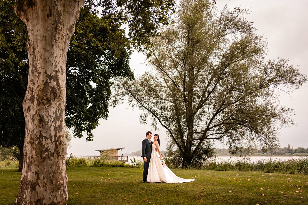 Mariage au château grattequina. Photographe mariage naturel en Gironde.