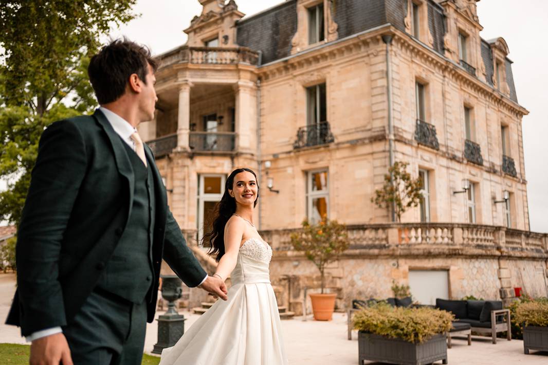 Mariage au château grattequina. Photographe mariage naturel en Gironde.