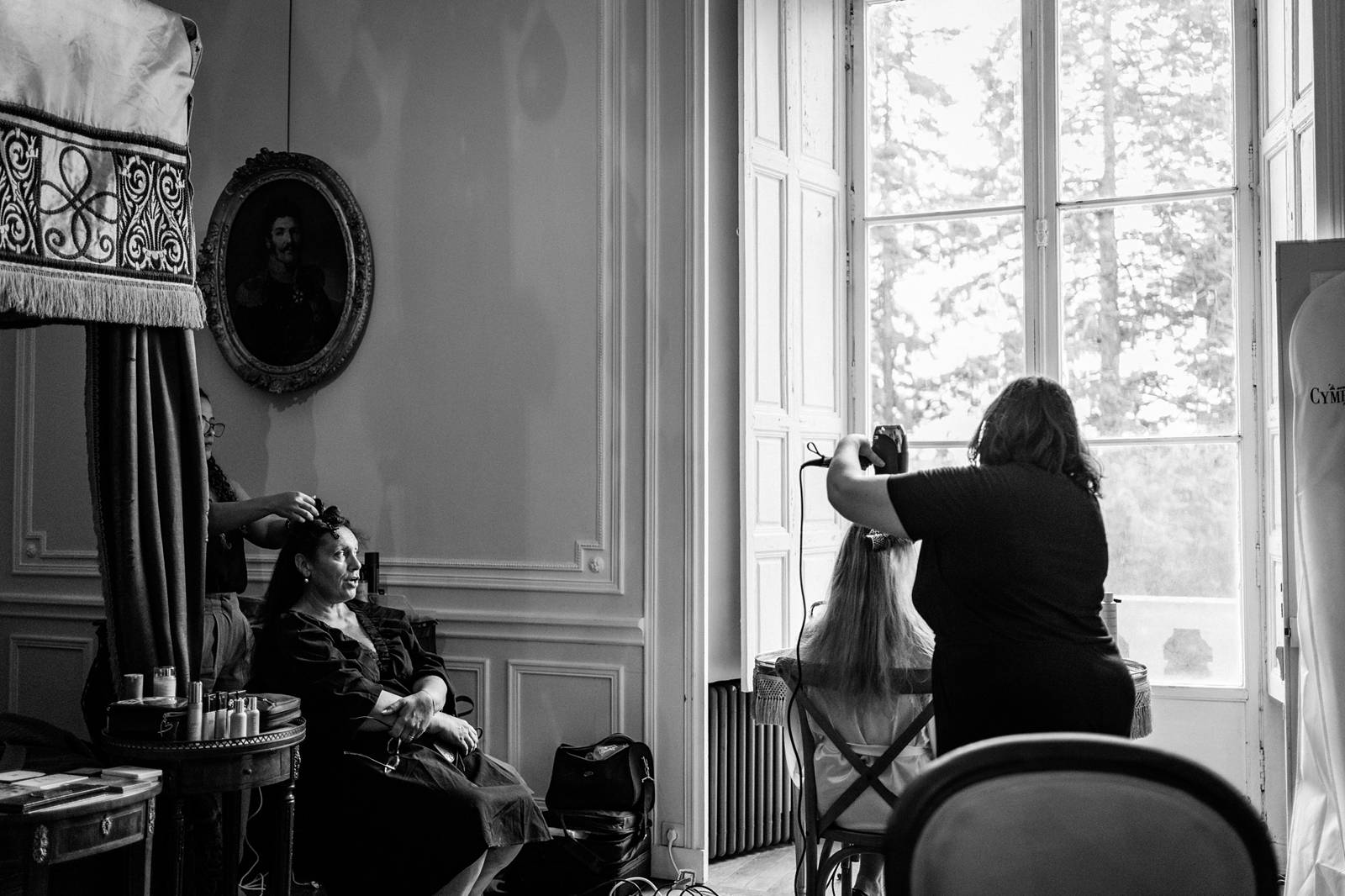 Mariage au Château de Courtalain, chic et bohème. Photos de préparatifs mariage en Eure-et-Loir.