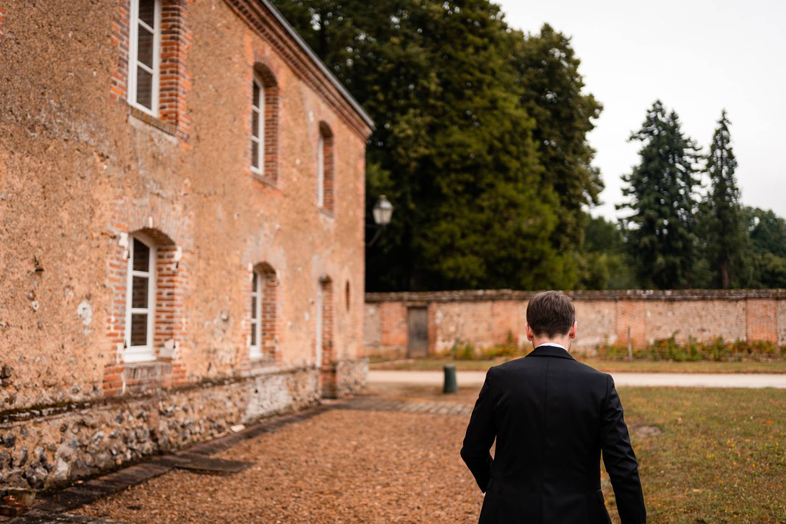 Mariage au Château de Courtalain, chic et bohème. Photos de préparatifs mariage en Eure-et-Loir.