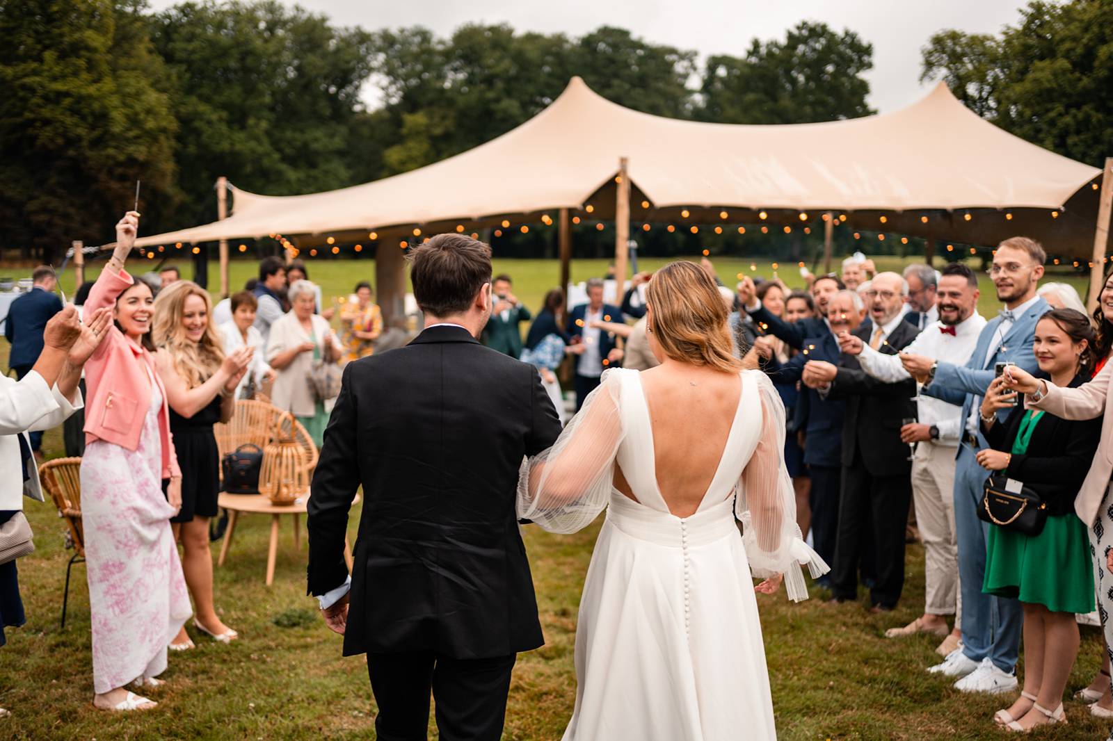 Mariage au Château de Courtalain, chic et bohème. Photos du vin d'honneur cocktail en Eure-et-Loir.