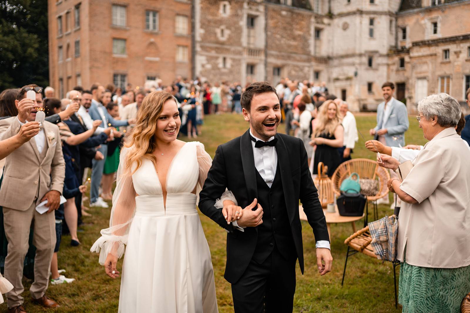 Mariage au Château de Courtalain, chic et bohème. Photos du vin d'honneur cocktail en Eure-et-Loir.