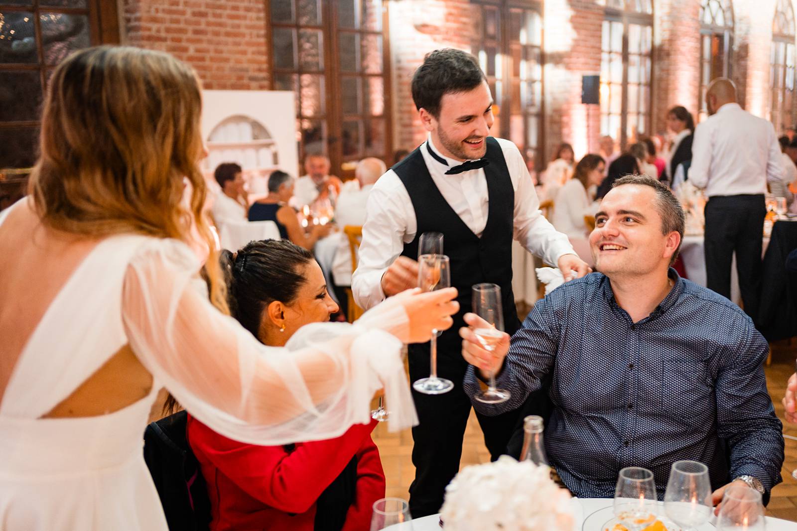 Mariage au Château de Courtalain, chic et bohème. Photos de la soirée de mariage en Eure-et-Loir.