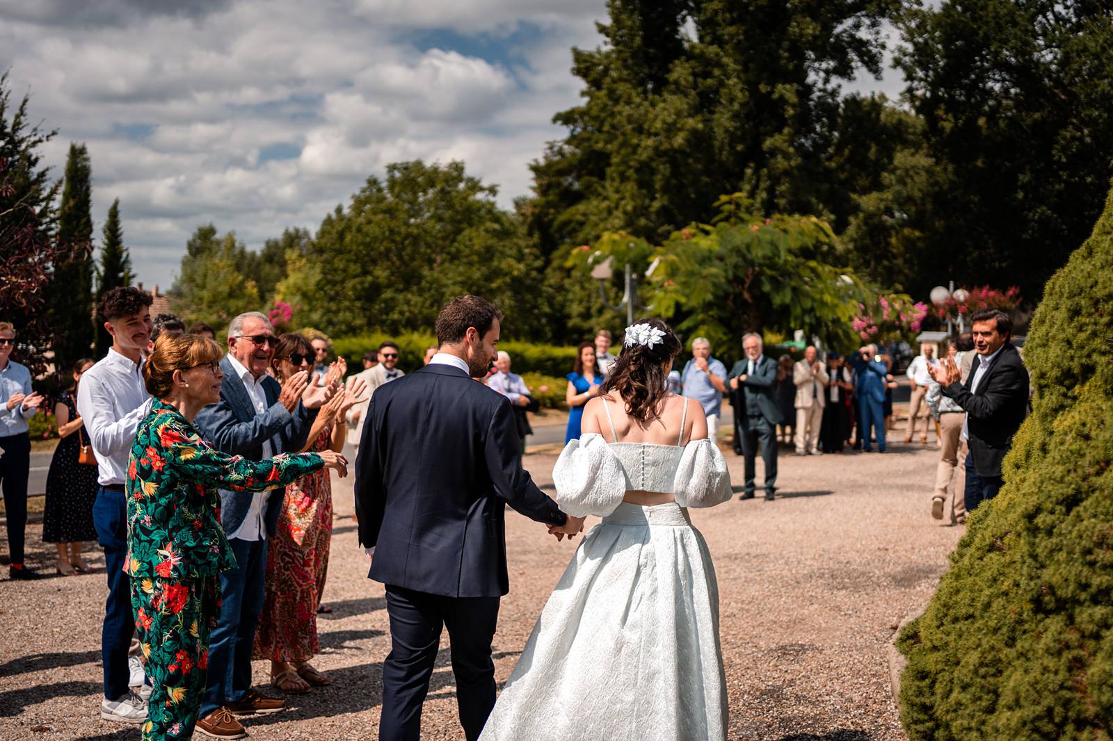 Mariage au Château Flojague proche de Saint-Emilion en Gironde, photos de cérémonie civile à la Mairie de Lugaignac.