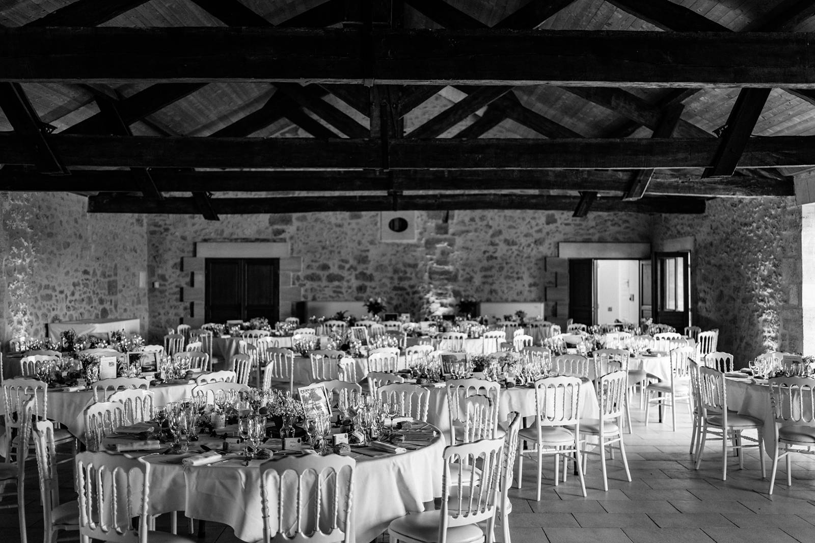 Mariage au Château Flojague proche de Saint-Emilion en Gironde, photos de la décoration de la salle.