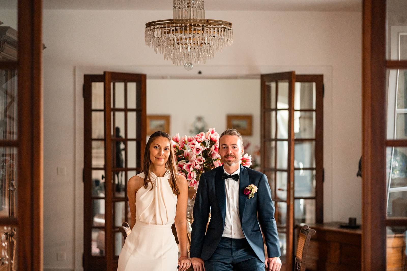 Photographe et reportage photo d'un mariage religieux au Domaine de La Fauconnie en Dordogne organisé par une Wedding planner avec un traiteur eco-responsable.