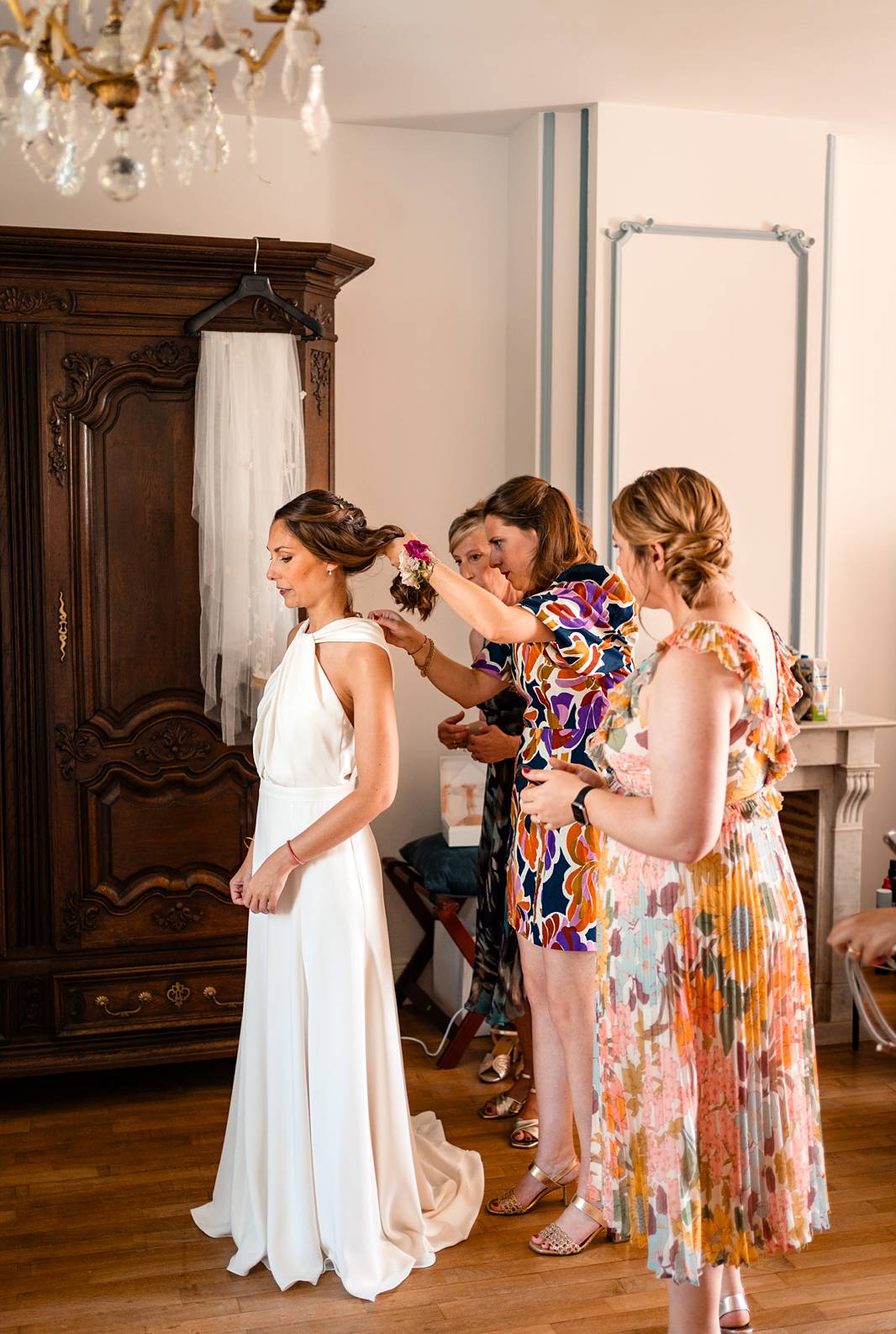 Photographe et reportage photo d'un mariage religieux au Domaine de La Fauconnie en Dordogne organisé par une Wedding planner avec un traiteur eco-responsable.Photographe et reportage photo d'un mariage religieux au Domaine de La Fauconnie en Dordogne organisé par une Wedding planner avec un traiteur eco-responsable.