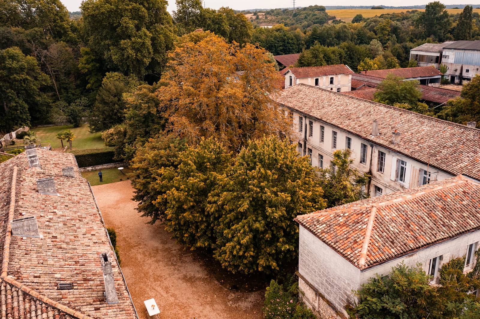 Mariage au Domaine de Belisle, avec cérémonie religieuse à l'église Saint-Martial d'Angoulême.