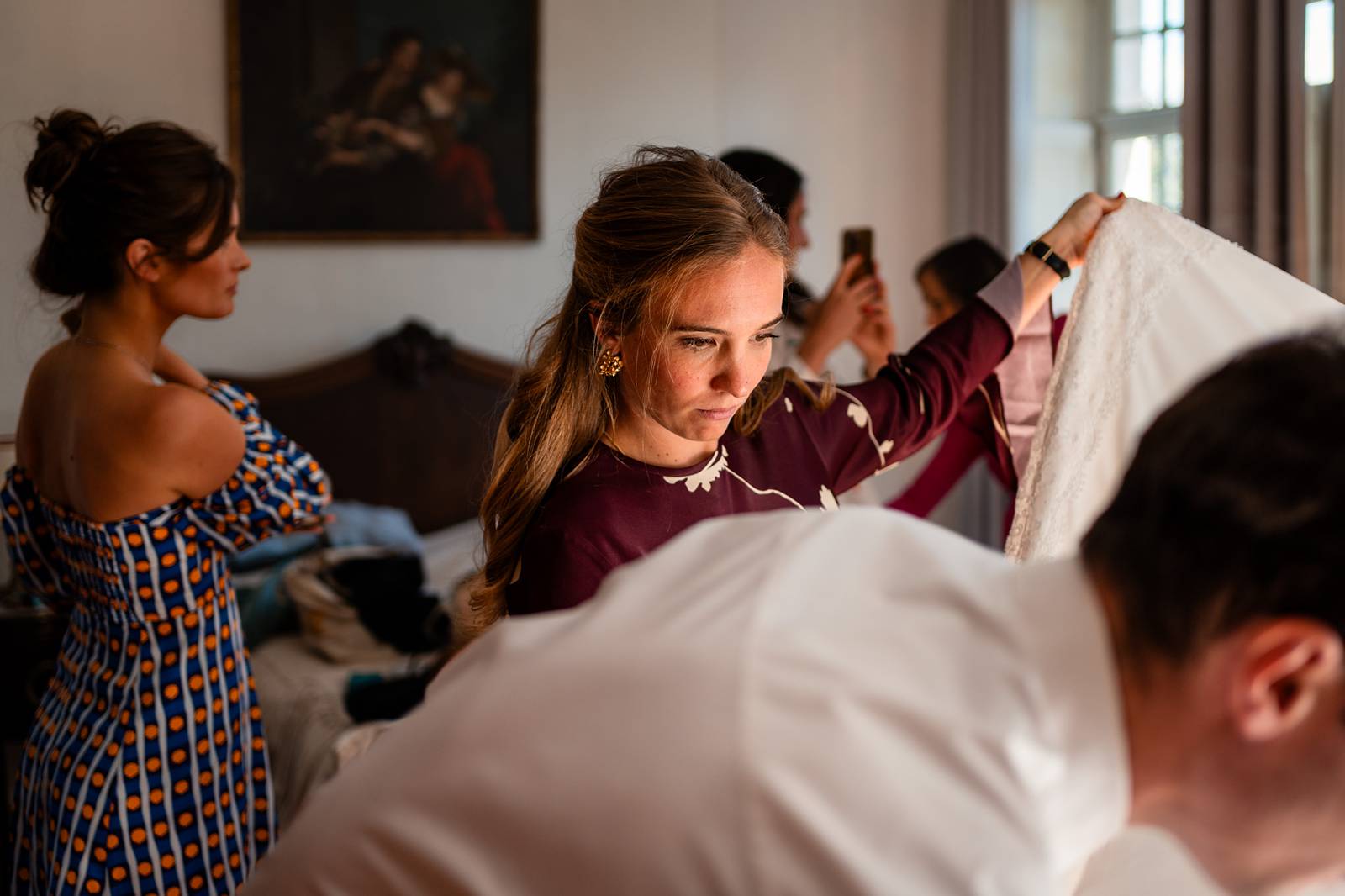 Mariage dans un domaine privé en Normandie, entre Rouen et Le Havre. Cérémonie religieuse. Réception dans le jardin et sous chapiteau en bambou.