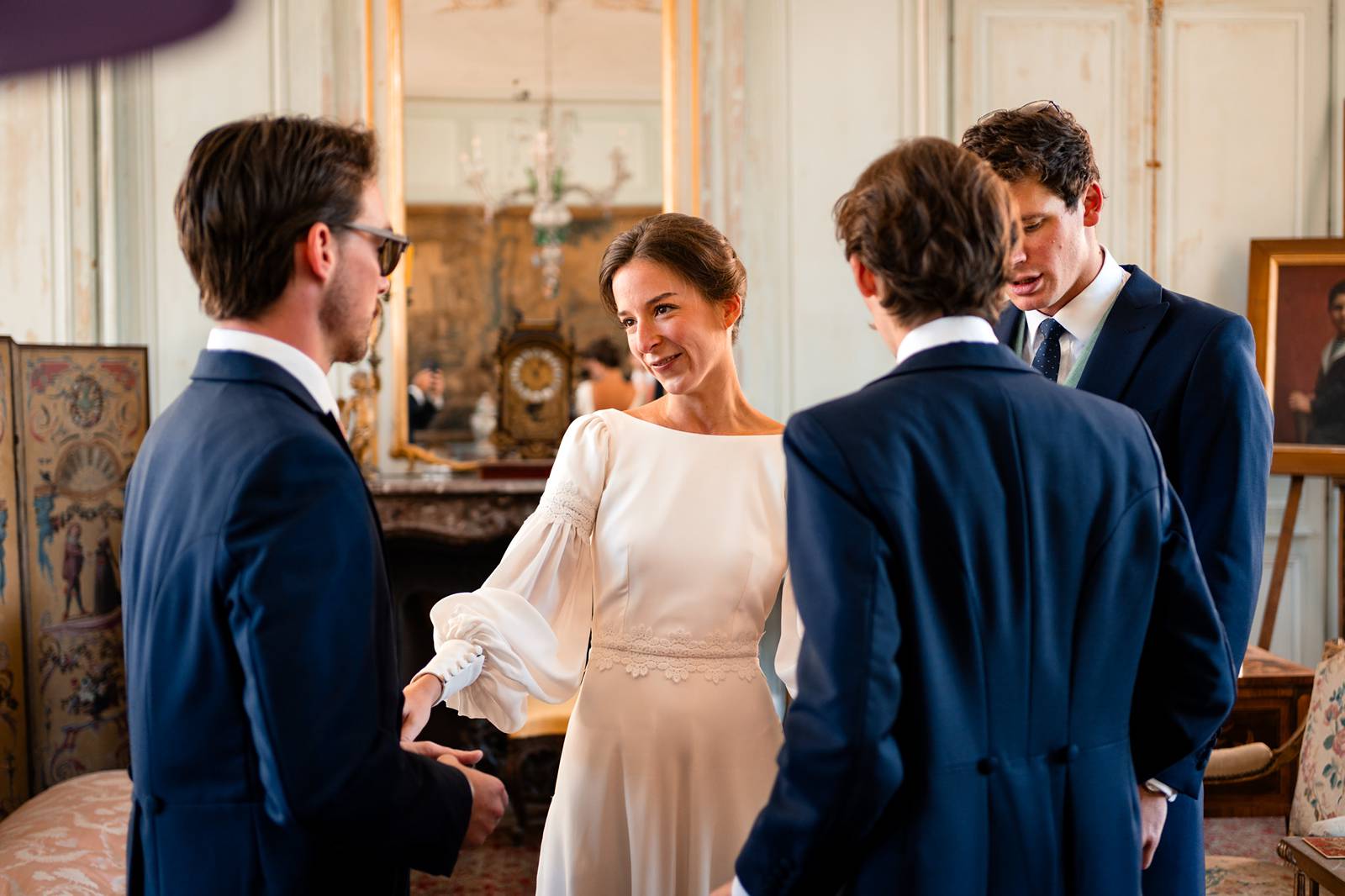 Mariage dans un domaine privé en Normandie, entre Rouen et Le Havre. Cérémonie religieuse. Réception dans le jardin et sous chapiteau en bambou.