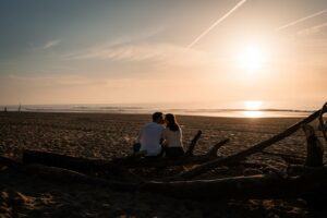 Photos de la séance engagement de Laura et Tristan à Vieux-Boucau Plage, avant leur mariage en Gironde.