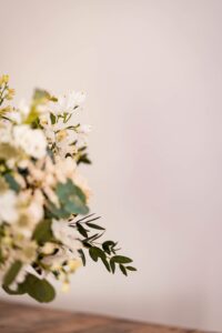 Mariage laïque au Domaine de La Fauconnie, en Dordogne.