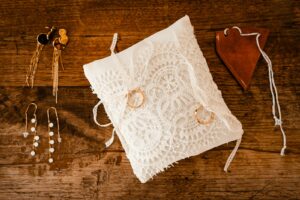 Mariage laïque au Domaine de La Fauconnie, en Dordogne.