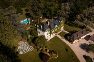 Mariage laïque au Domaine de La Fauconnie, en Dordogne.