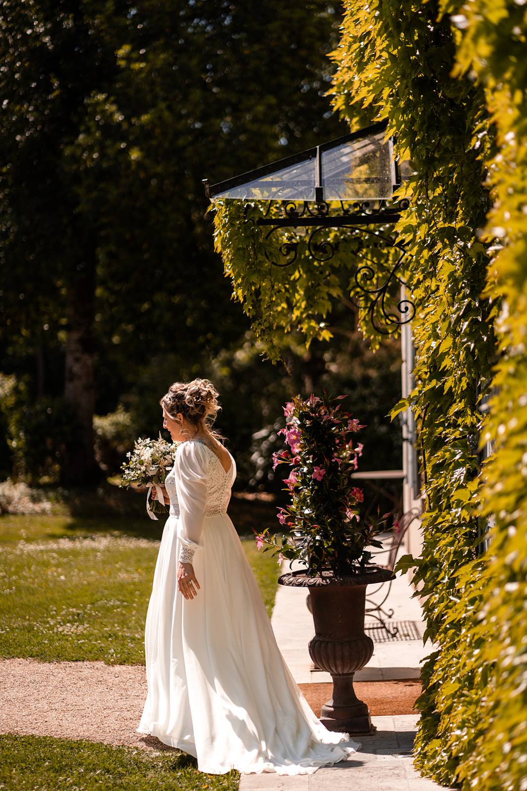 Mariage laïque au Domaine de La Fauconnie, en Dordogne.